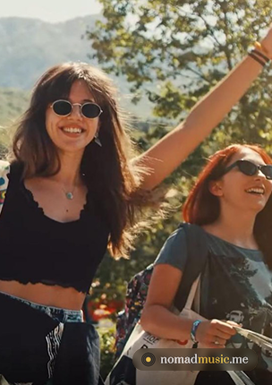 Радостные посетители фестиваля OK Fest, Тьентиште, Босния