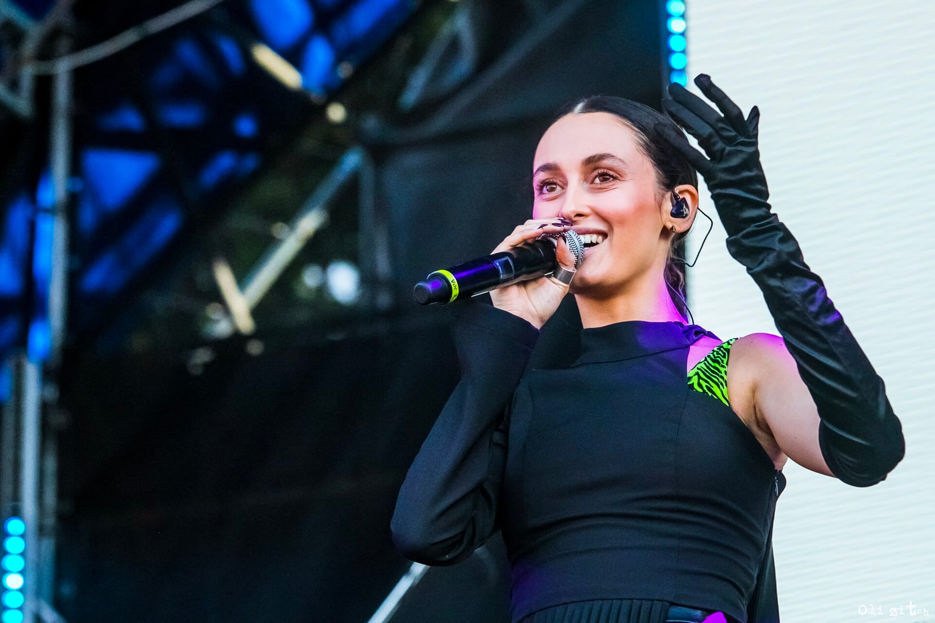 Алина Паш на сцене Atlas Weekend 2019
