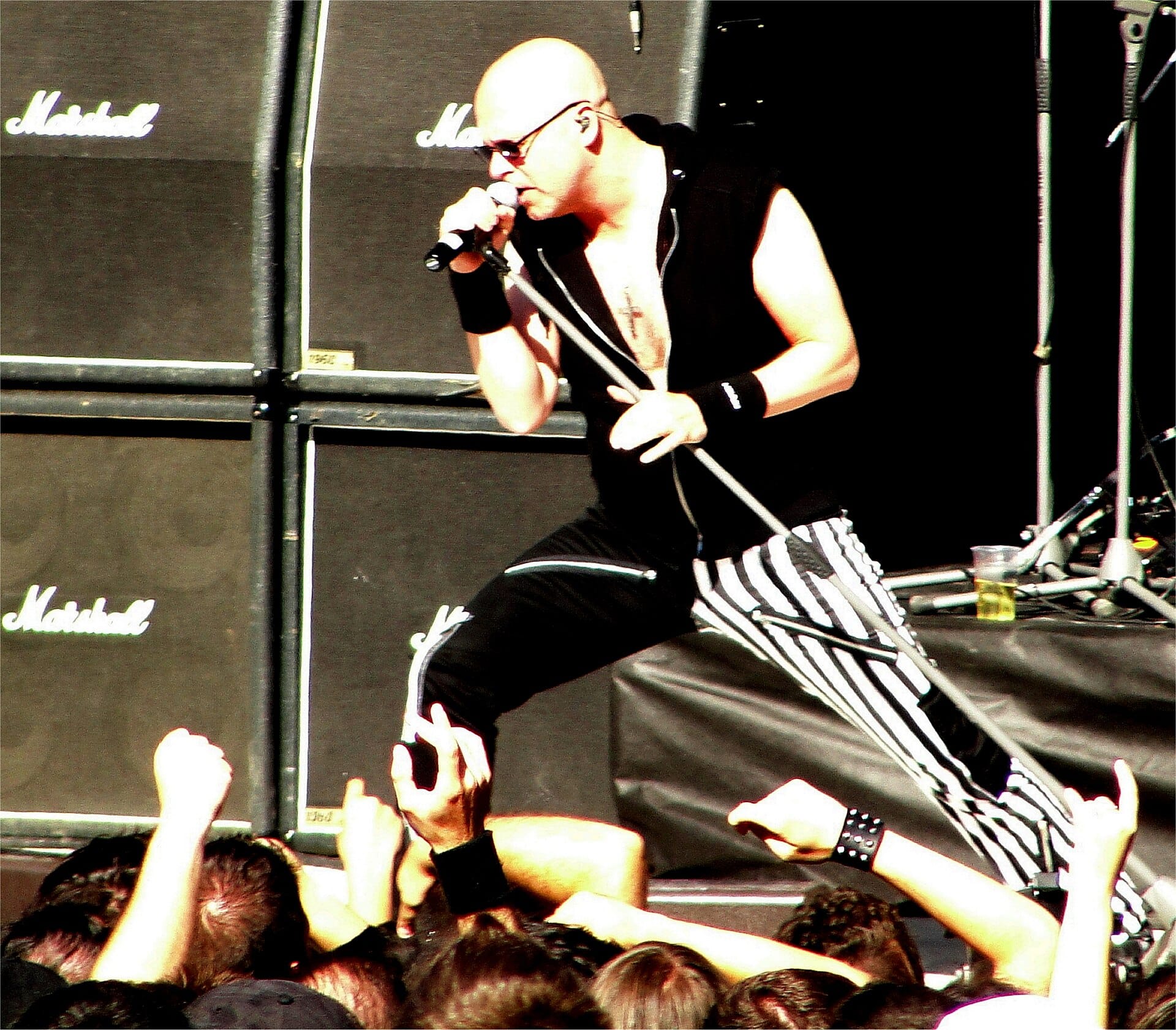 Михаэль Киске с Unisonic на сцене Rockwave, стена усилителей Marshall