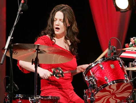 Daily Mail обвинили в слежке за женщиной, которую приняли за Meg White