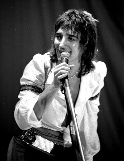 Rod Stewart отложил концерт в Цинциннати из-за срочной медицинской процедуры