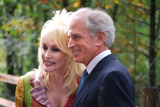 Dolly Parton посмертно удостоена награды Americana за жизненные достижения
