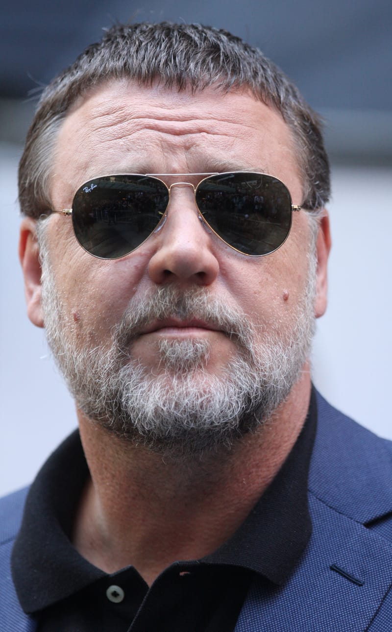 Russell Crowe и The Gentlemen Barbers выступят на Arsenal Fest 2027 в Крагуевце